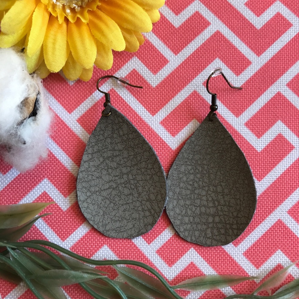 Gray pleather teardrop earring